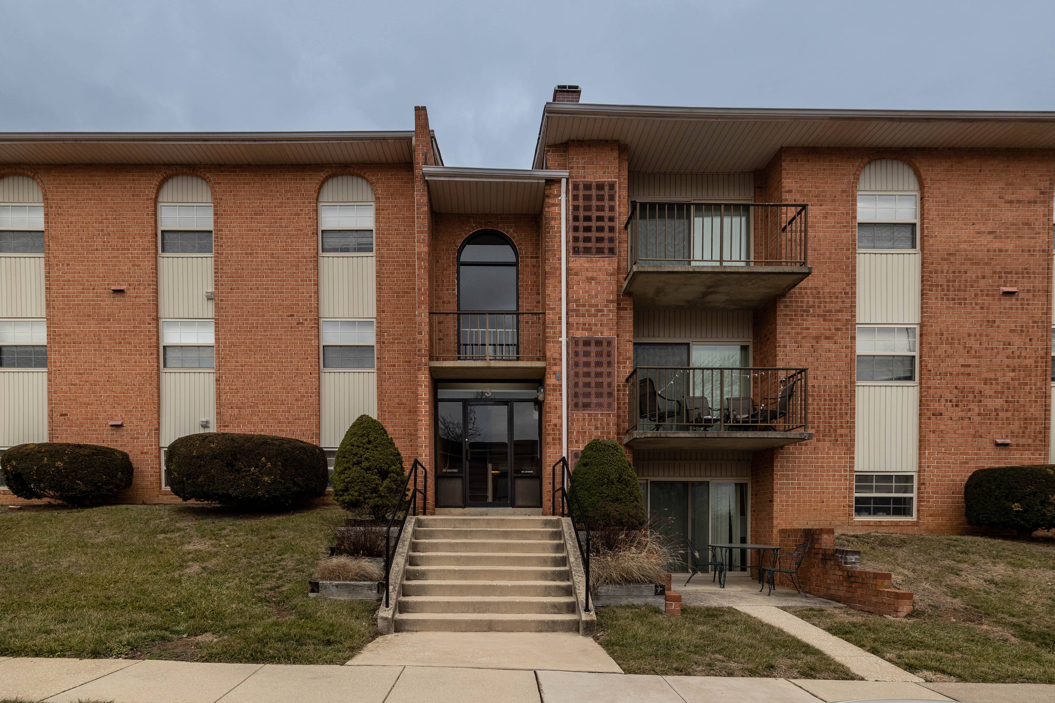Cub Hill Apartments – photo 1 of 24