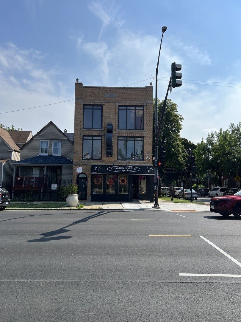 4159 W Fullerton Avenue – photo 1