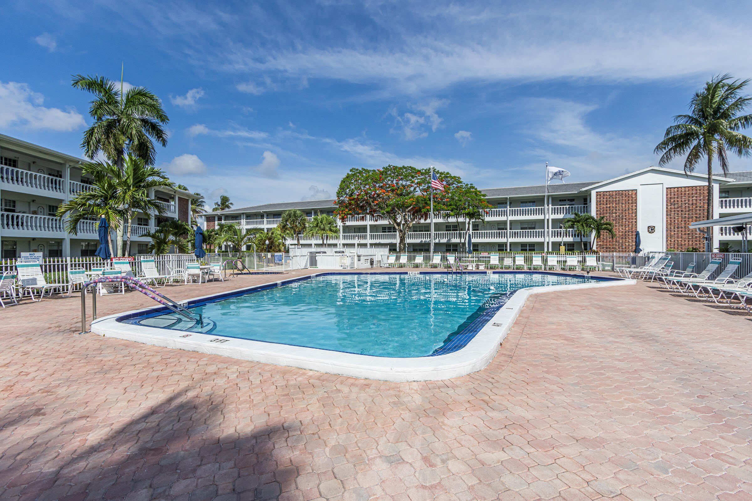 2455 NE 51st Street – photo 1