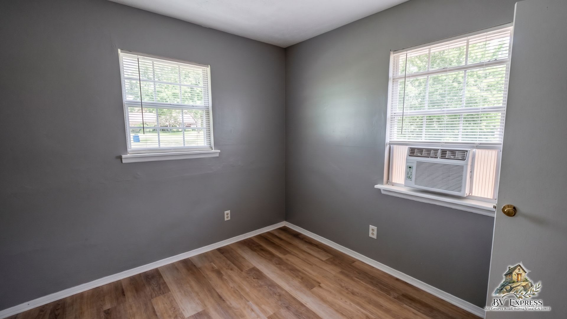 Welcome to Your Cozy, Comfortably Updated Cottage! – photo 1 of 5