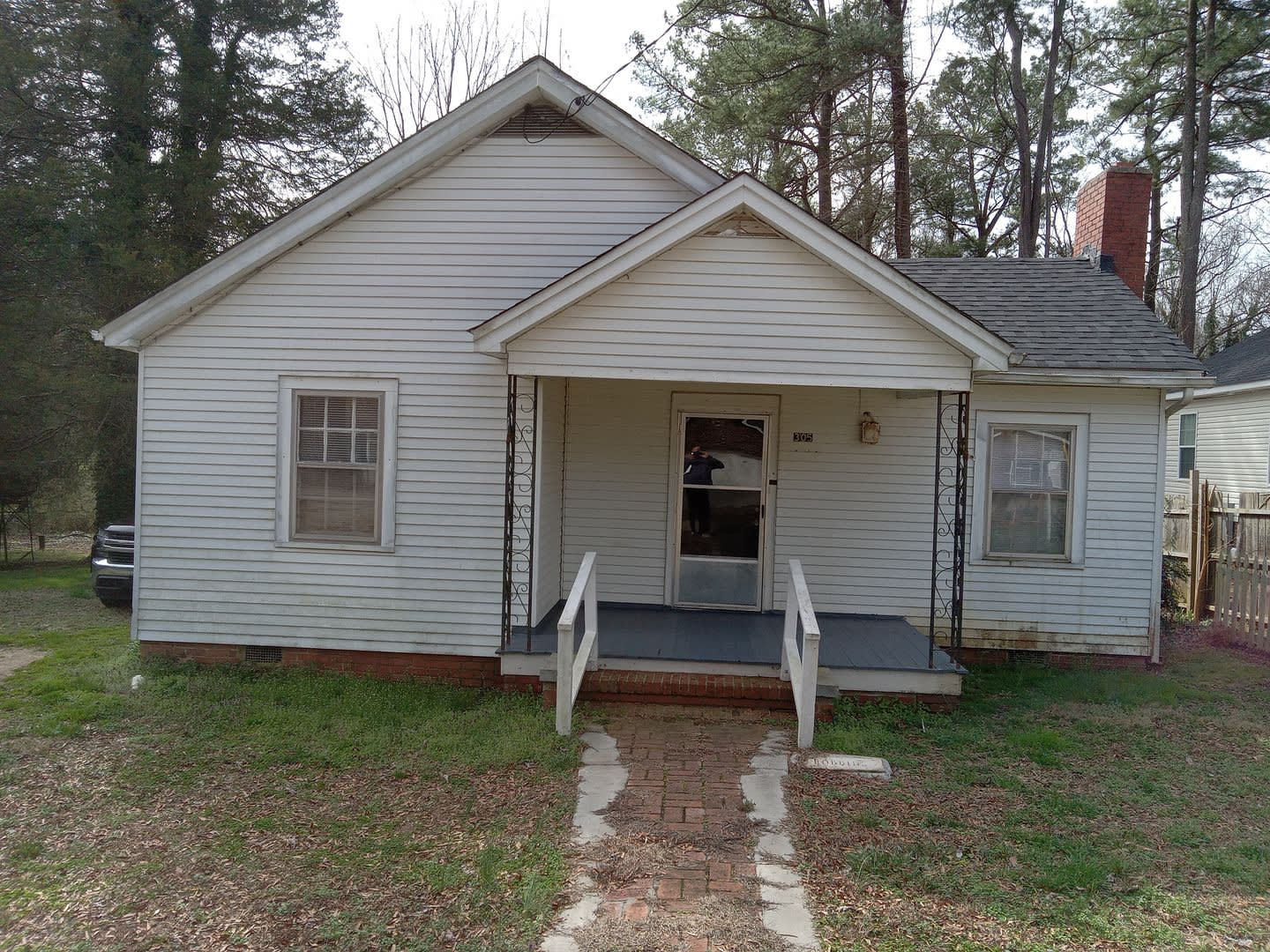 Affordable cozy 2 bedroom, 1-bathroom house in Warrenton, NC – photo 1 of 18