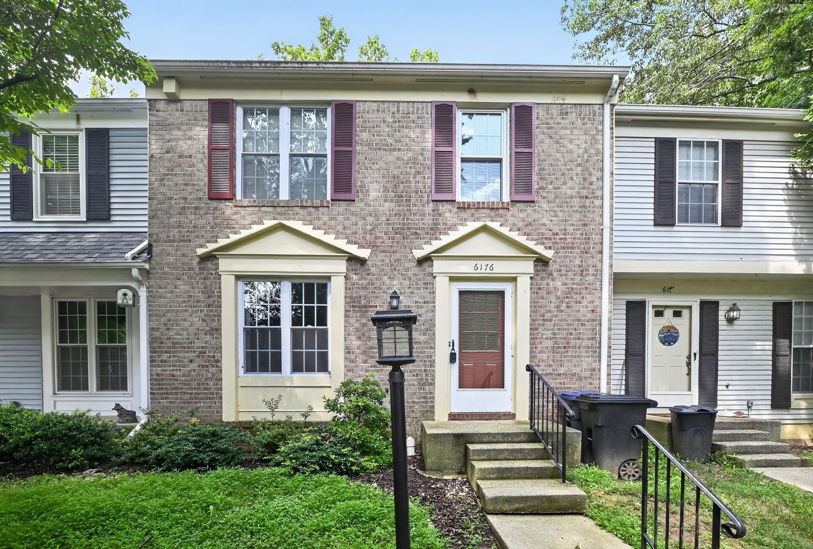4Br Burke Centre Townhome 3 Finished Levels Rent As Low As 3 400 With Long Term Lease – photo 1 of 35