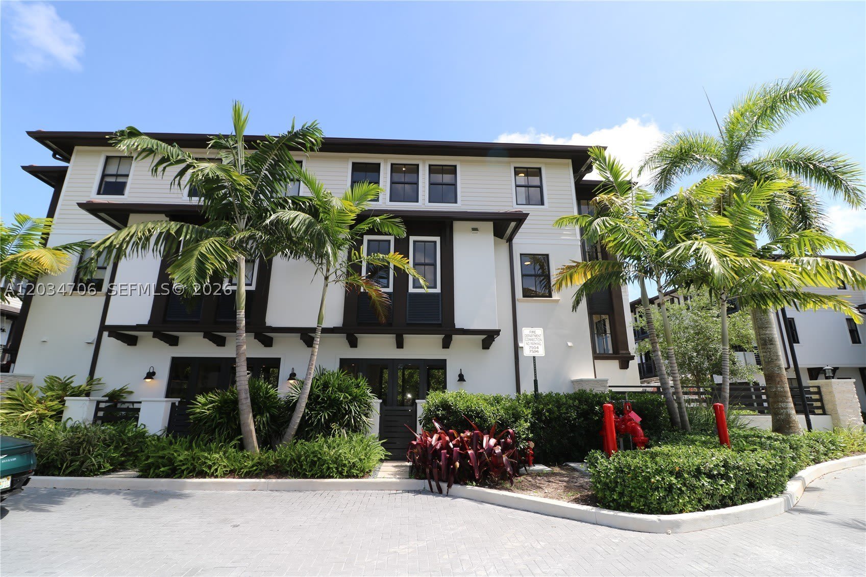 7504 Sw 100Th St – photo 1 of 54
