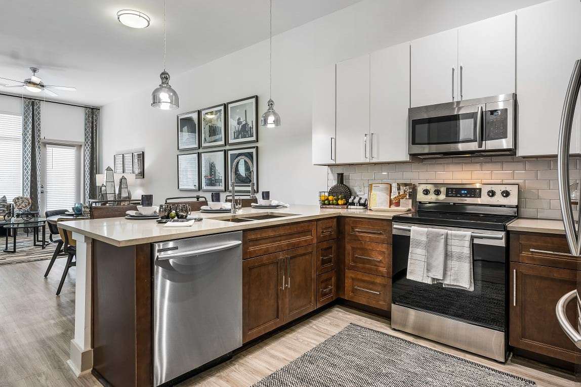 Green Valley Apartments – photo 1