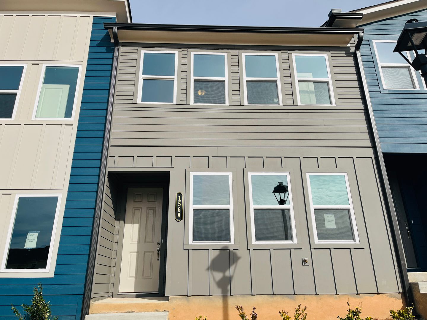 LIKE NEW IN PARK VUE! Townhome located across from Westside Park in Atlanta! MUST SEE! – photo 1