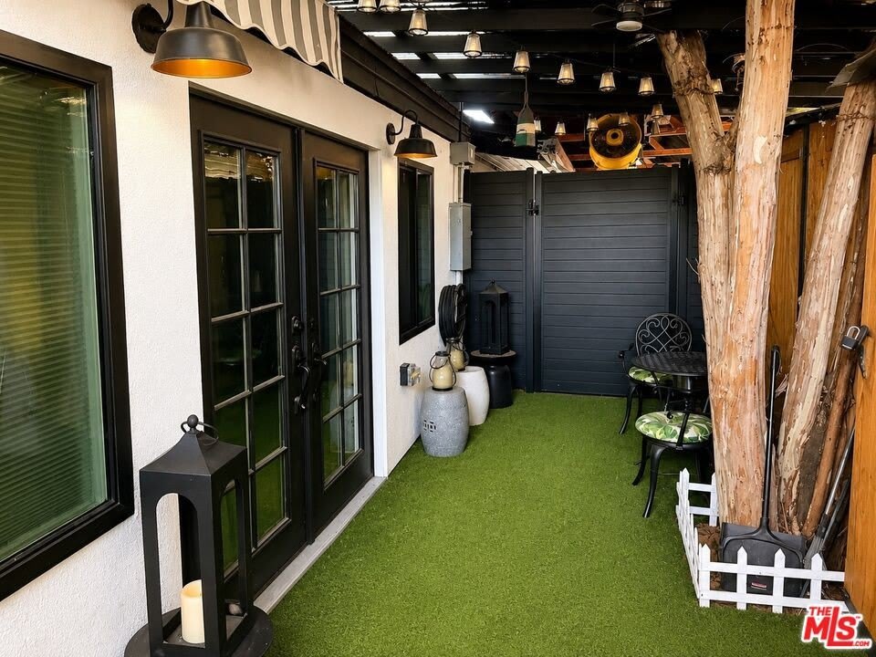 20504 Hamlin – photo 1