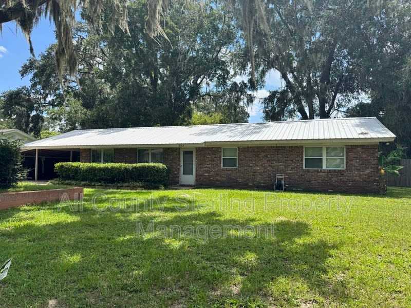 353 SE Olustee Avenue – photo 1 of 13