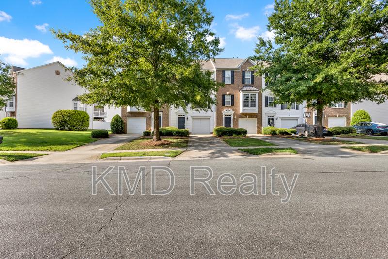 940 Tiger Lane – photo 1