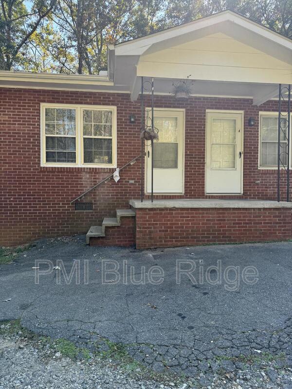 144 Nottingham Dr – photo 1 of 14