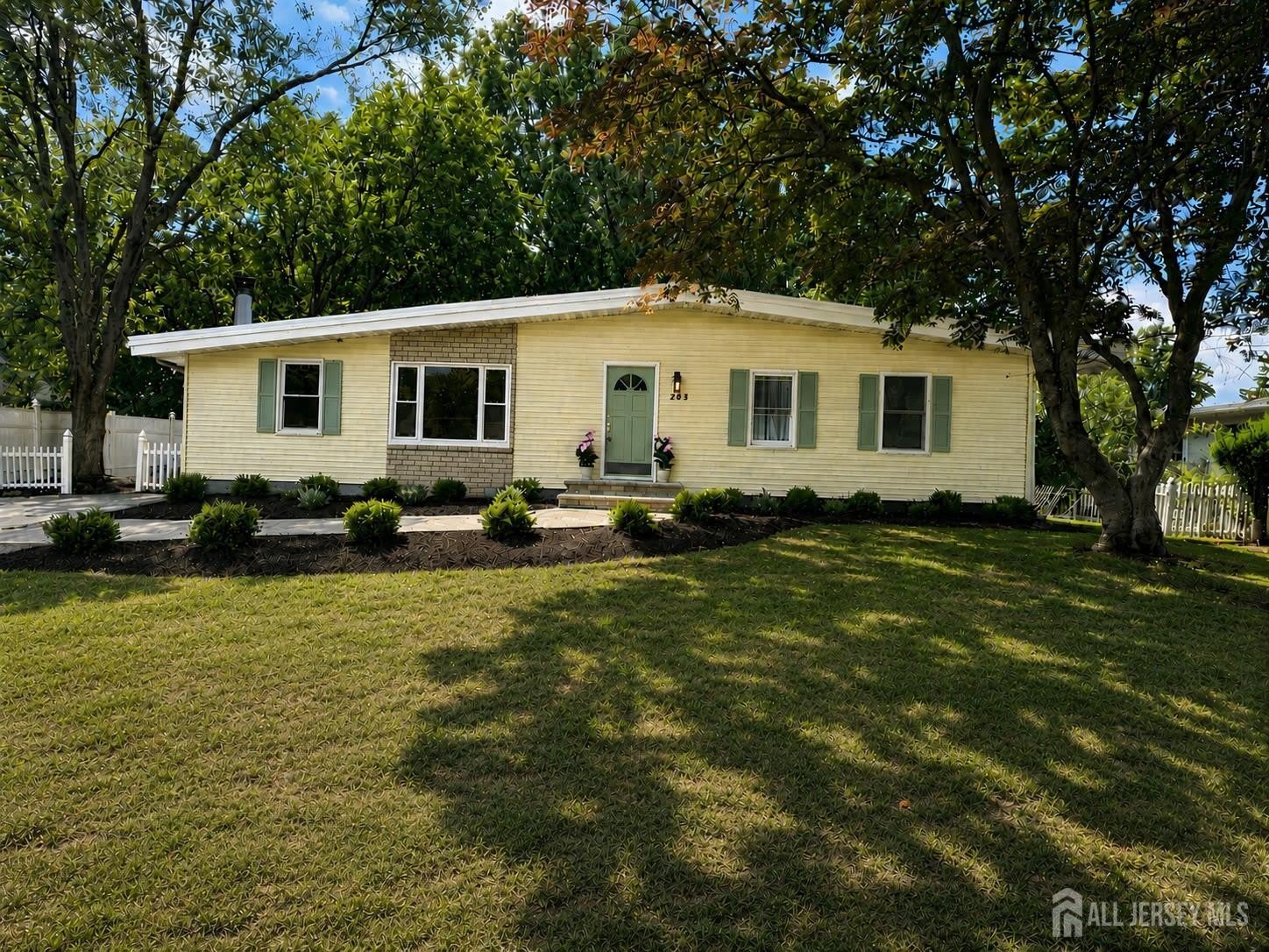 253 Parkview Terrace – photo 1 of 23