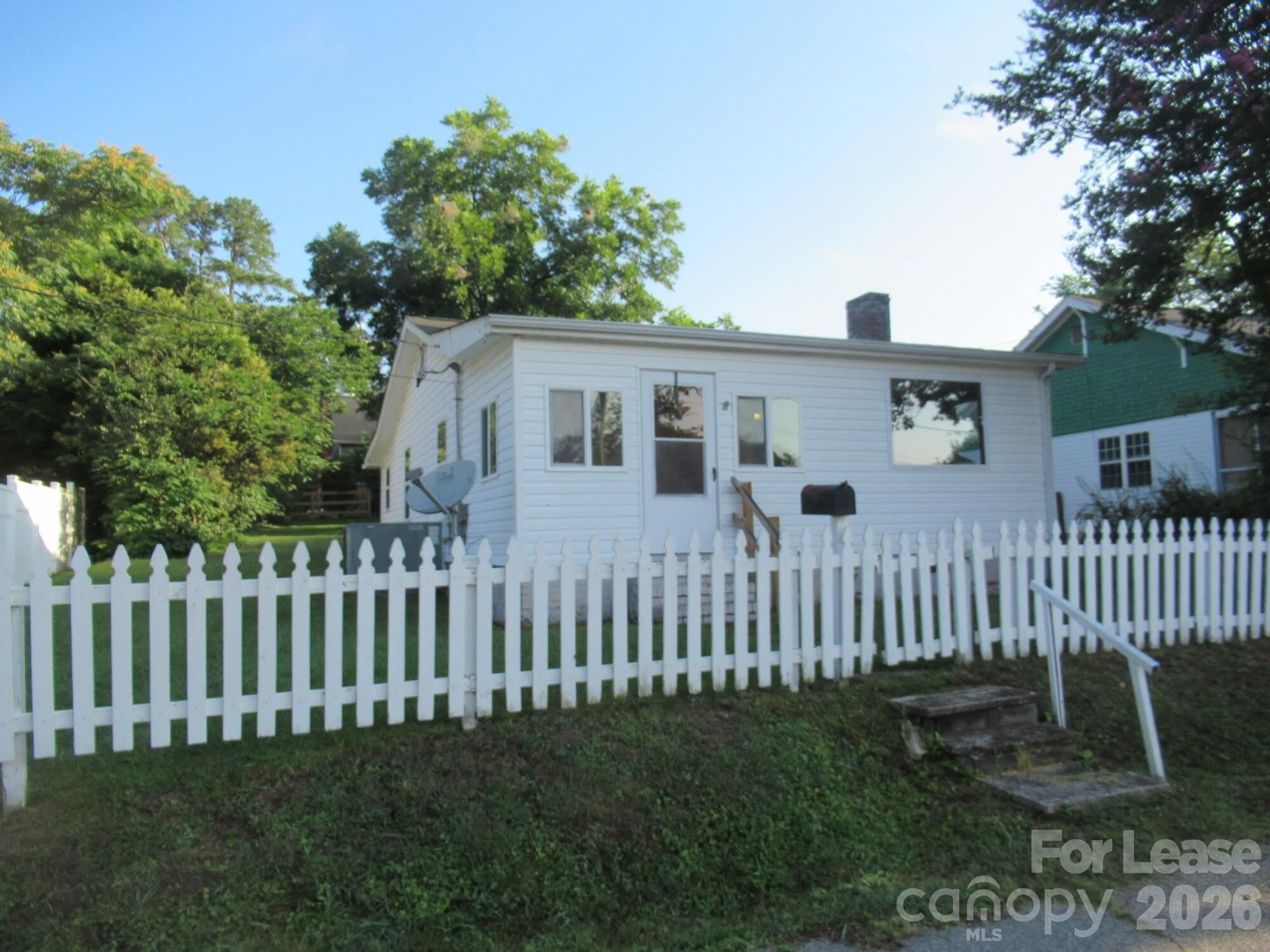 306 W 2nd Street – photo 1 of 21