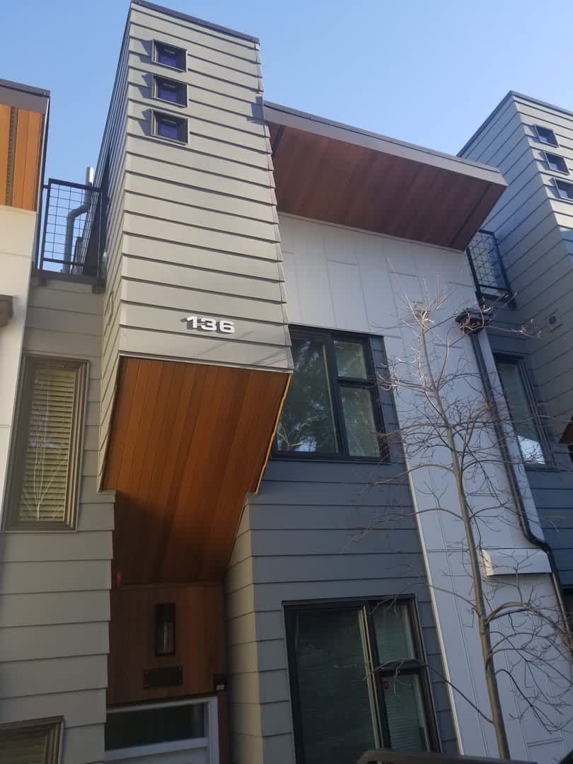 Spacious and modern townhome in Downtown Bellevue – photo 1