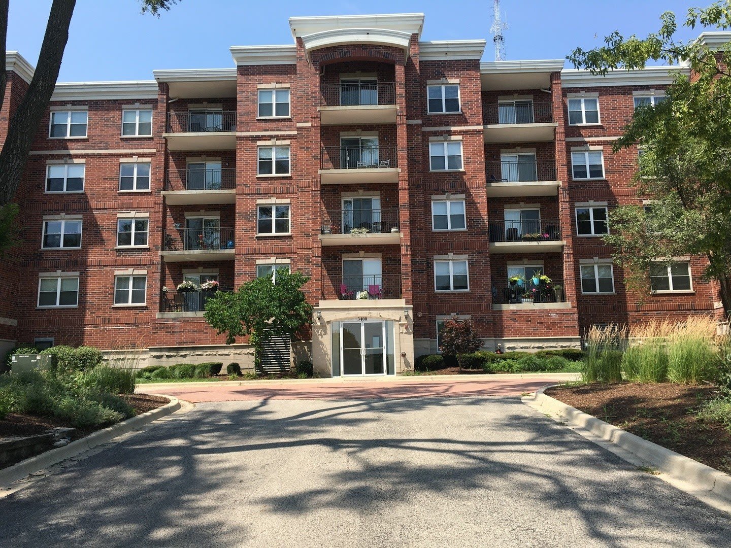 3420 N Old Arlington Heights Road – photo 1 of 11