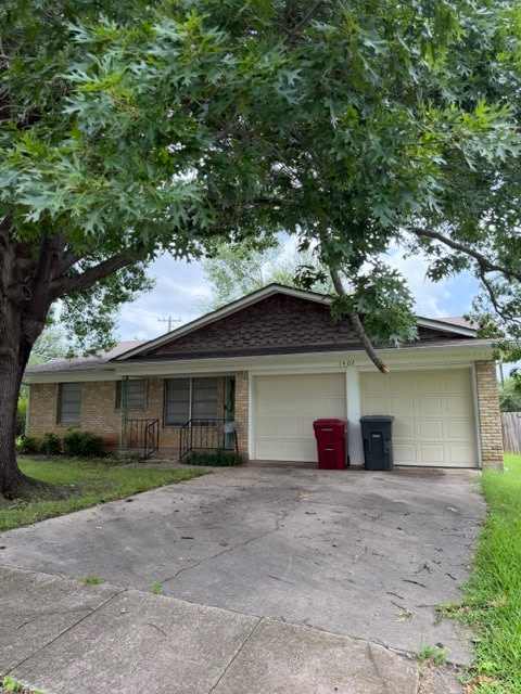 1402 Hillcrest Drive – photo 1