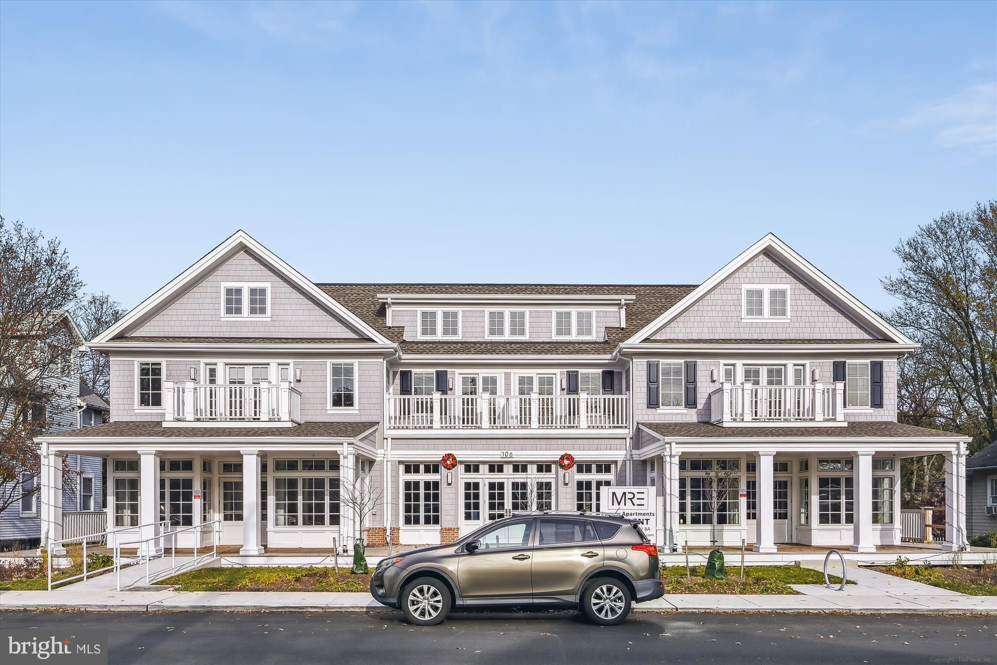 106 ANNAPOLIS Street – photo 1