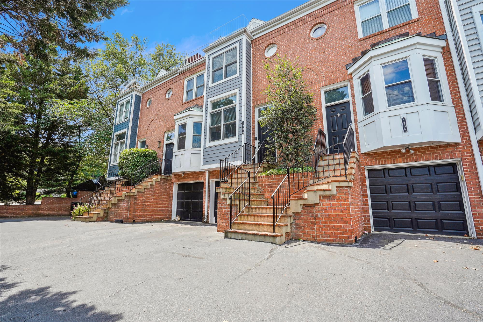 1904 N Veitch St – photo 1