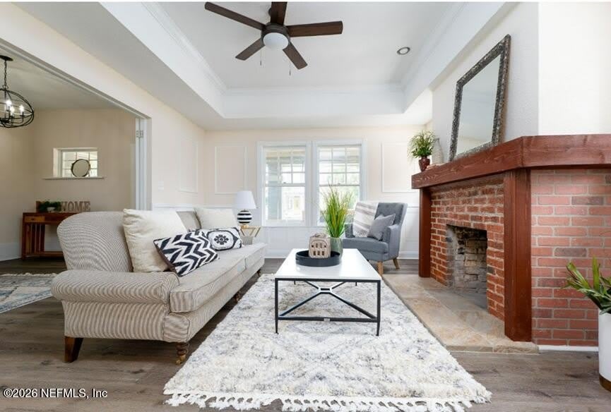 340 W 6TH Street – photo 1
