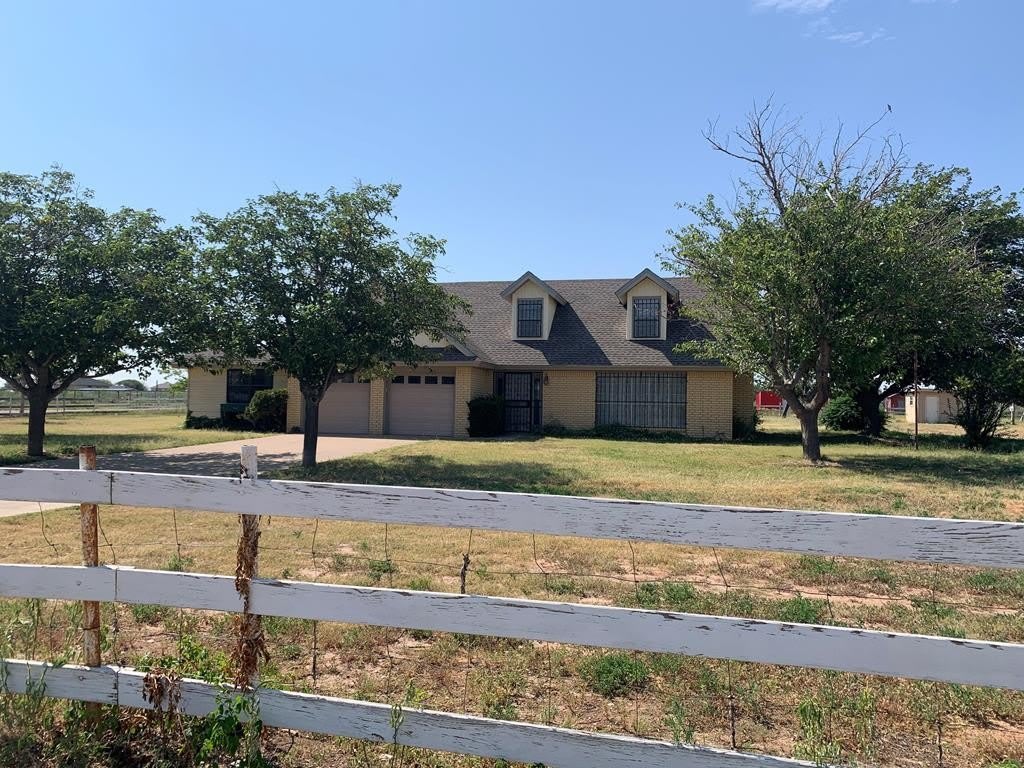 984 E Schirra Dr – photo 1 of 135