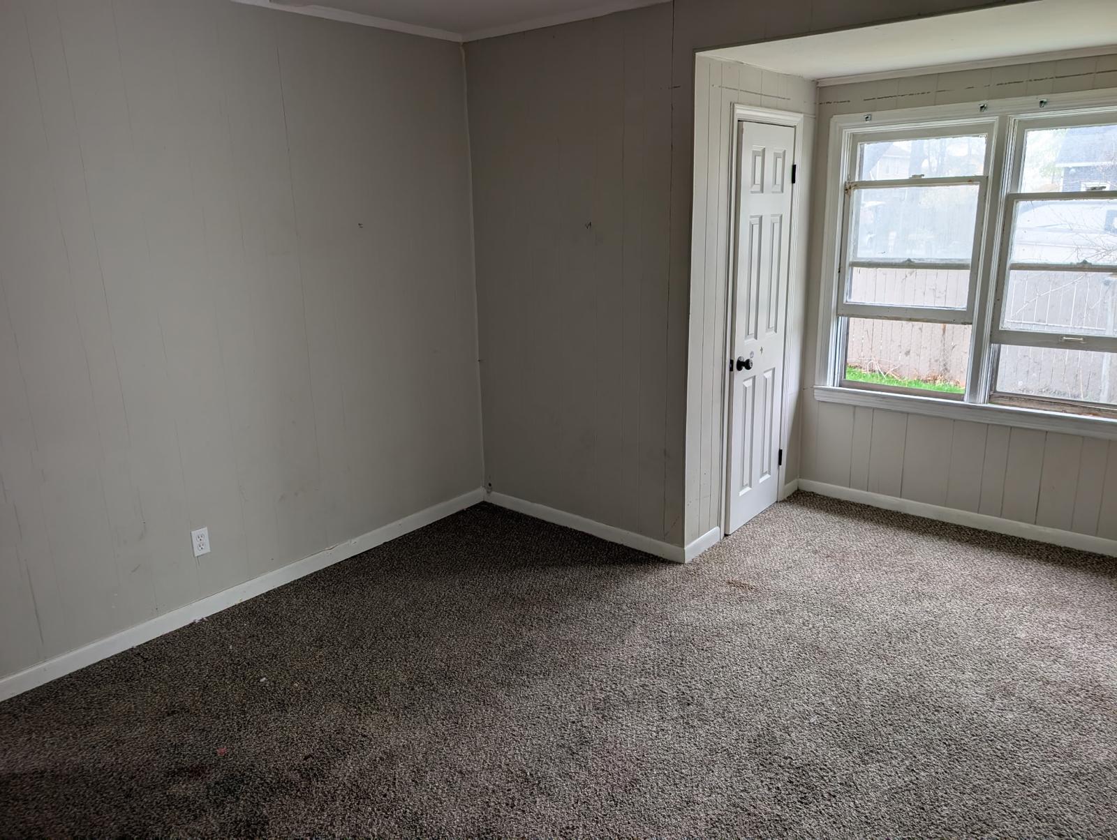 194 Richter Street – photo 1 of 9