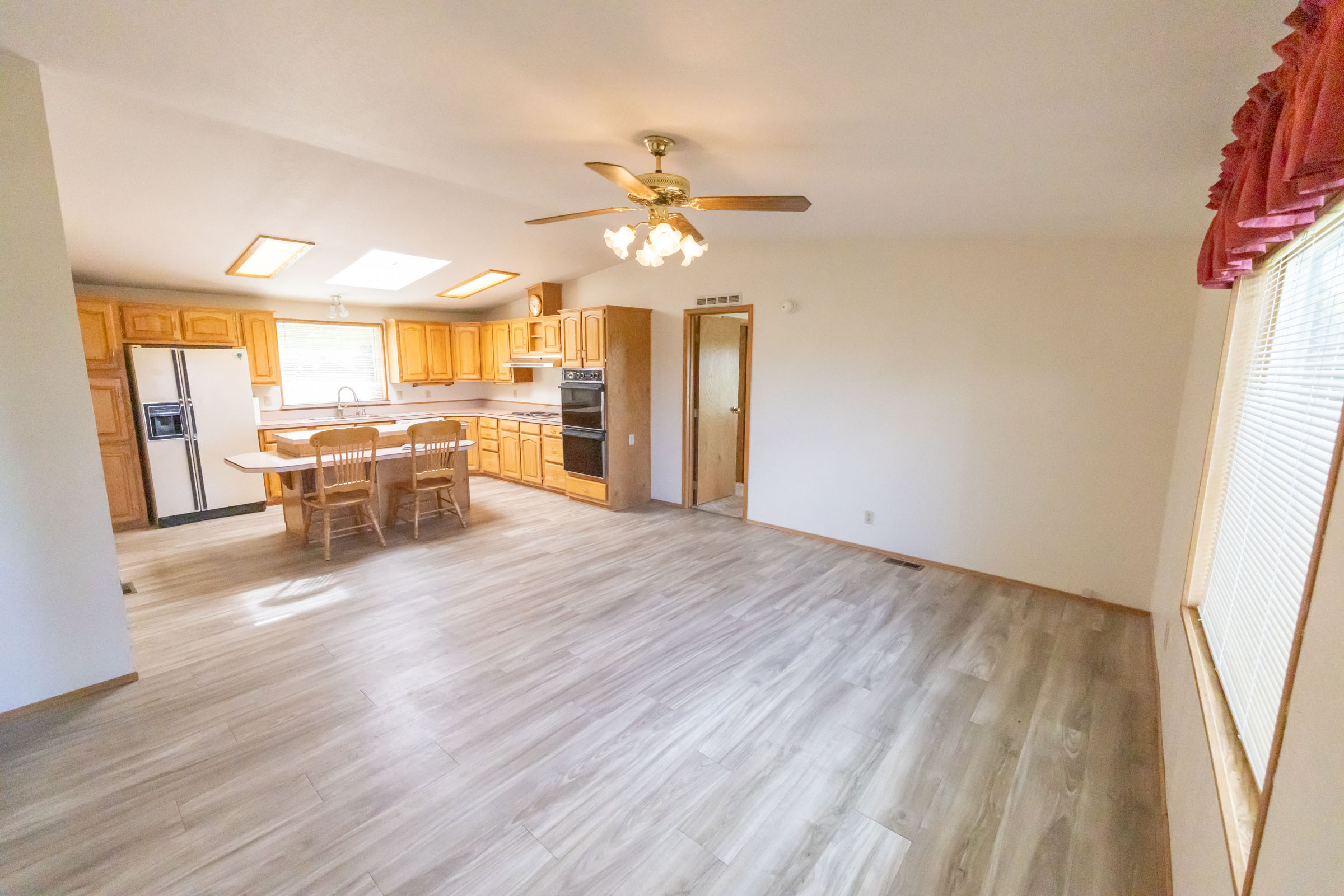 481 South Pomona Road – photo 1 of 9