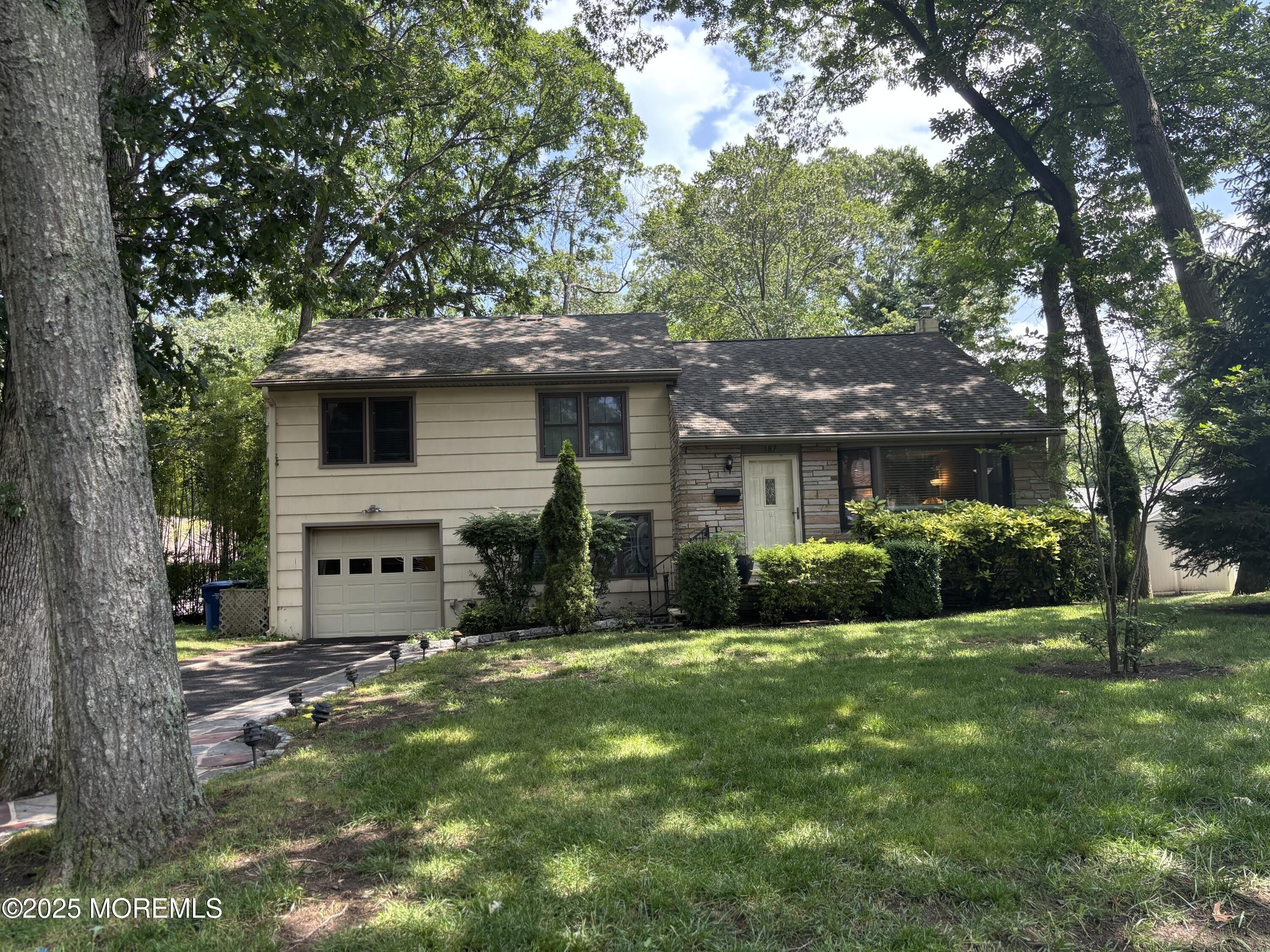 187 Elmwood Road – photo 1
