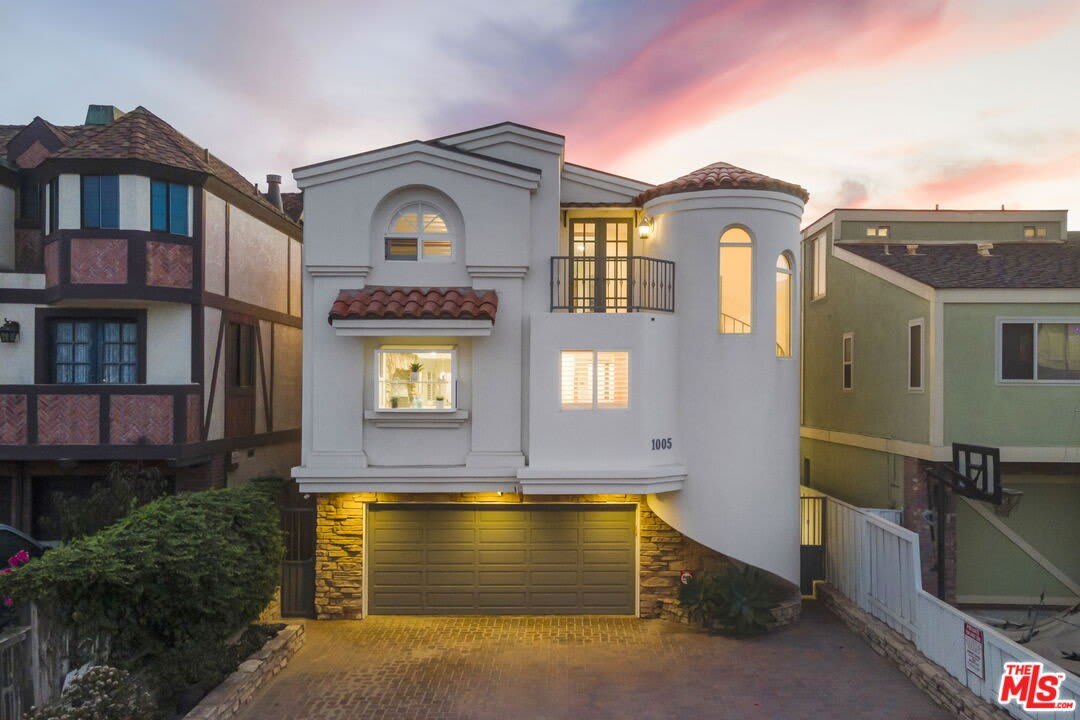 1005 Ocean Dr – photo 1 of 56