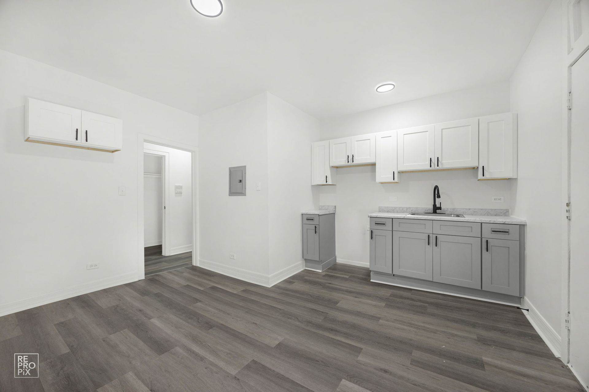8101 S Drexel Ave – photo 1