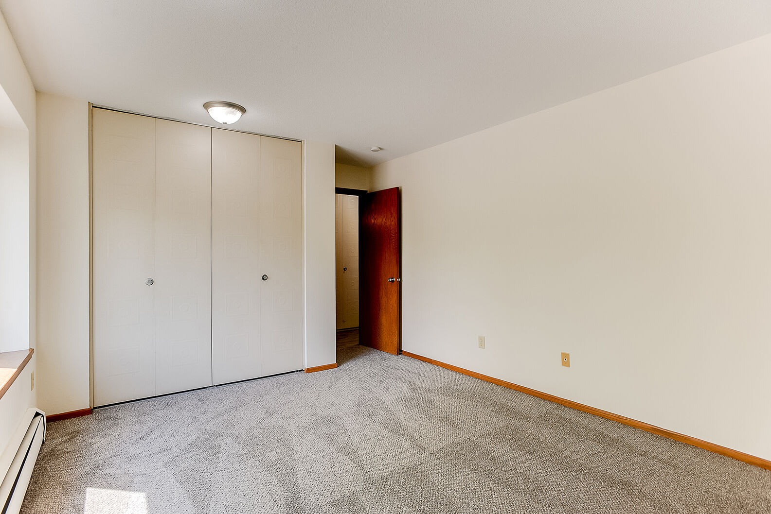 Cambridge Court Apartments – photo 1 of 11