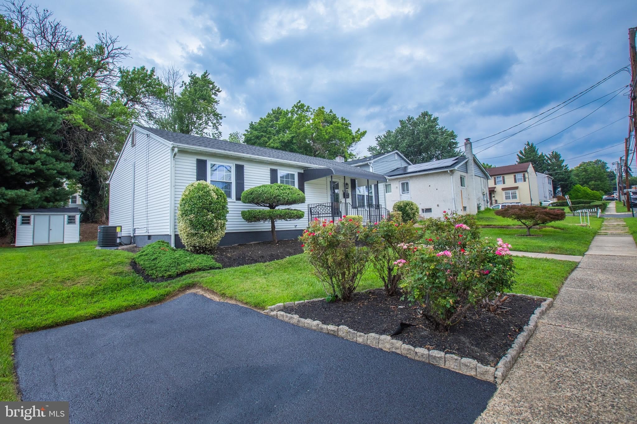 6233 MAGNOLIA Avenue – photo 1