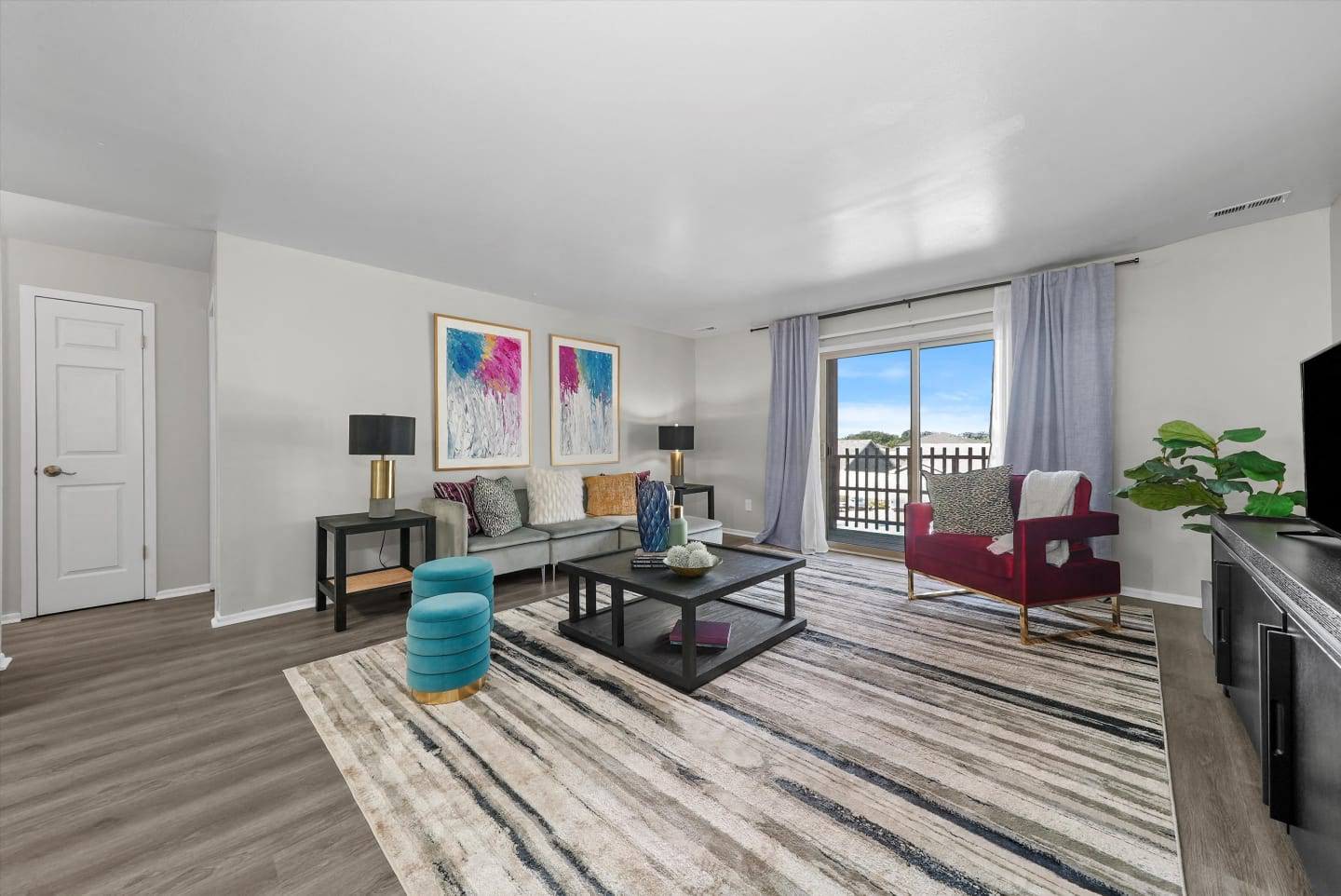 Whitcomb Terrace Apartments – photo 1 of 16