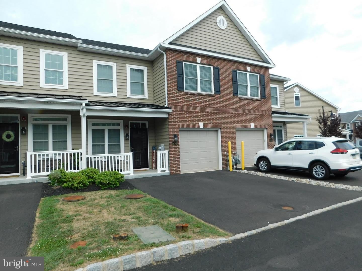 16740 RIVER VIEW CIR – photo 1 of 28