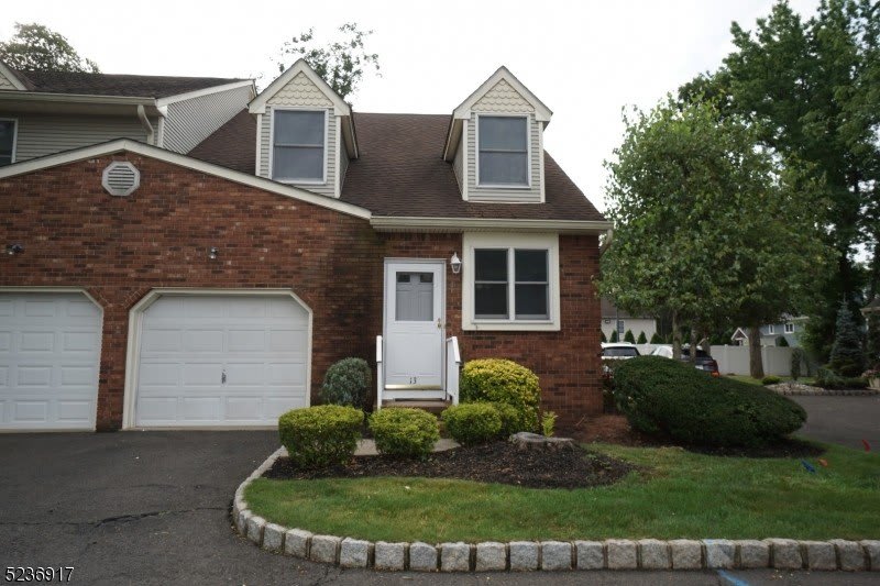 675 Raritan Rd – photo 1 of 31