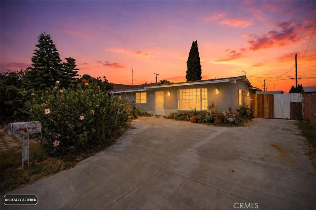13711 Jefferson St – photo 1 of 93