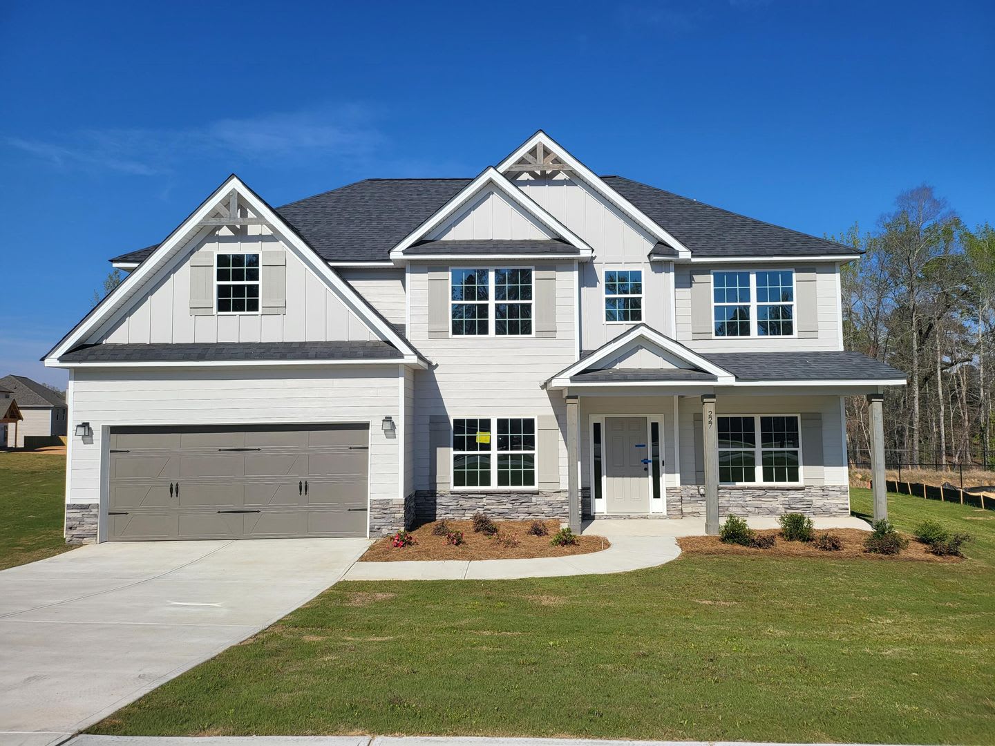 Inviting 5 Bedroom 3 Bath Beautiful Rental – photo 1