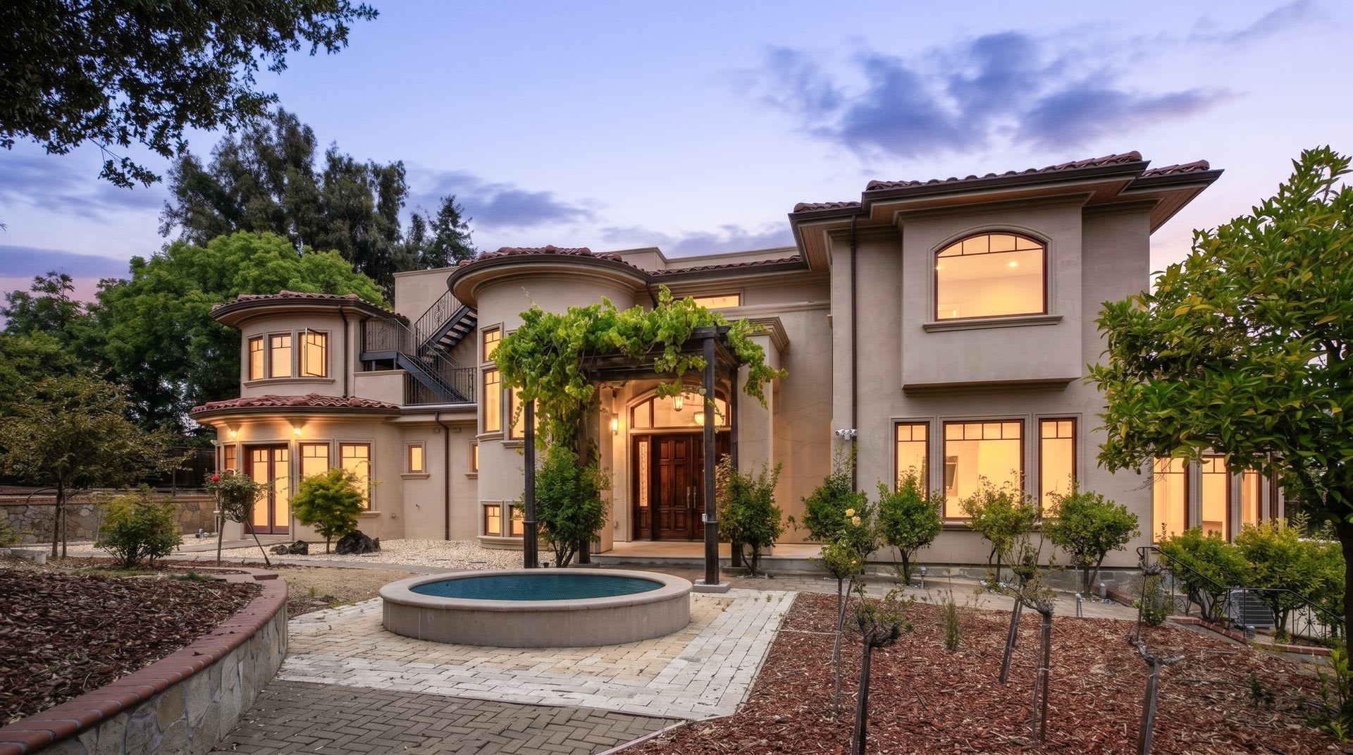 Amazing home, with incomparable views and privacy, but close in convenience! – photo 1