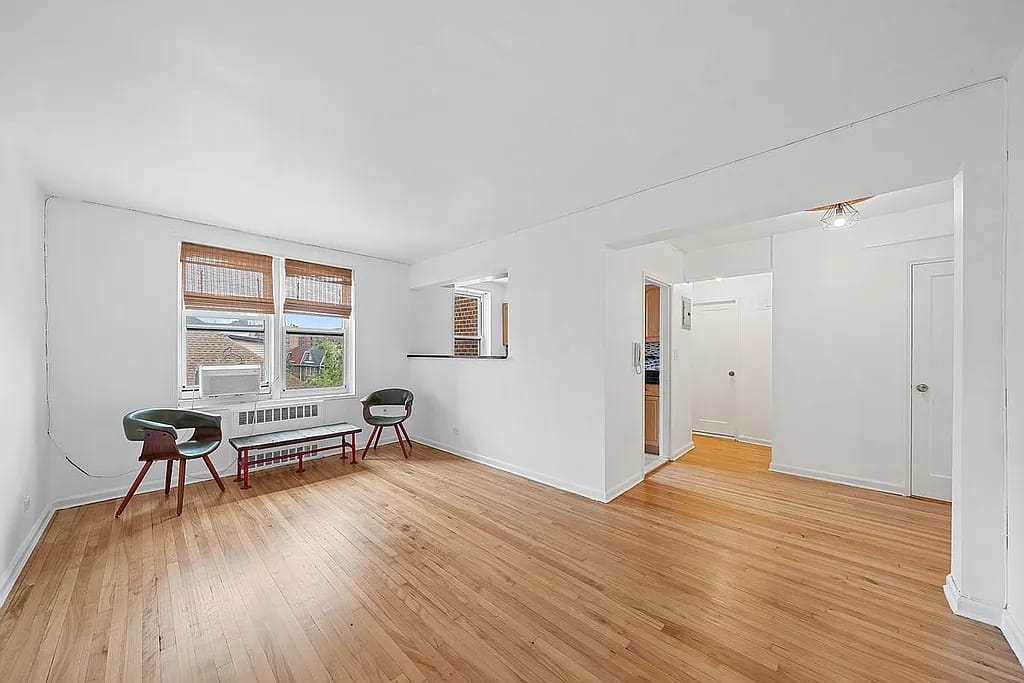 8810 35Th Ave – photo 1