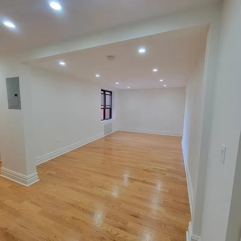229 E 13th St – photo 1