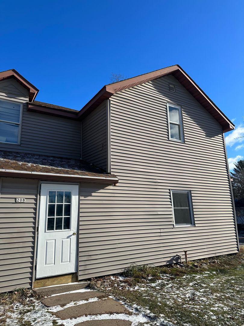 208 South Andrews Ave – photo 1 of 10