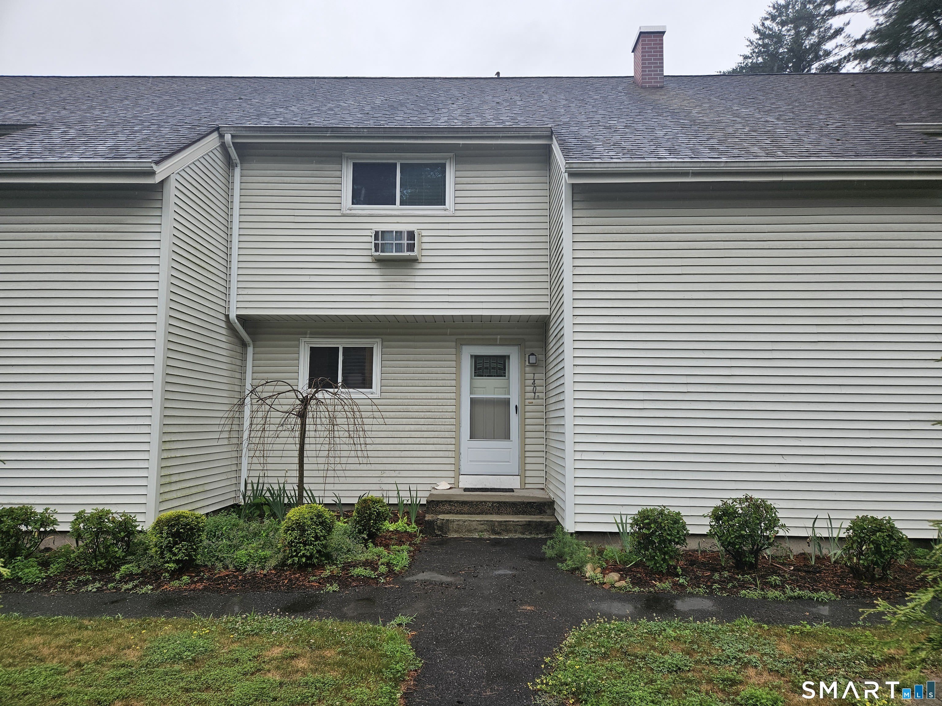 1401 Farmington Avenue – photo 1 of 15