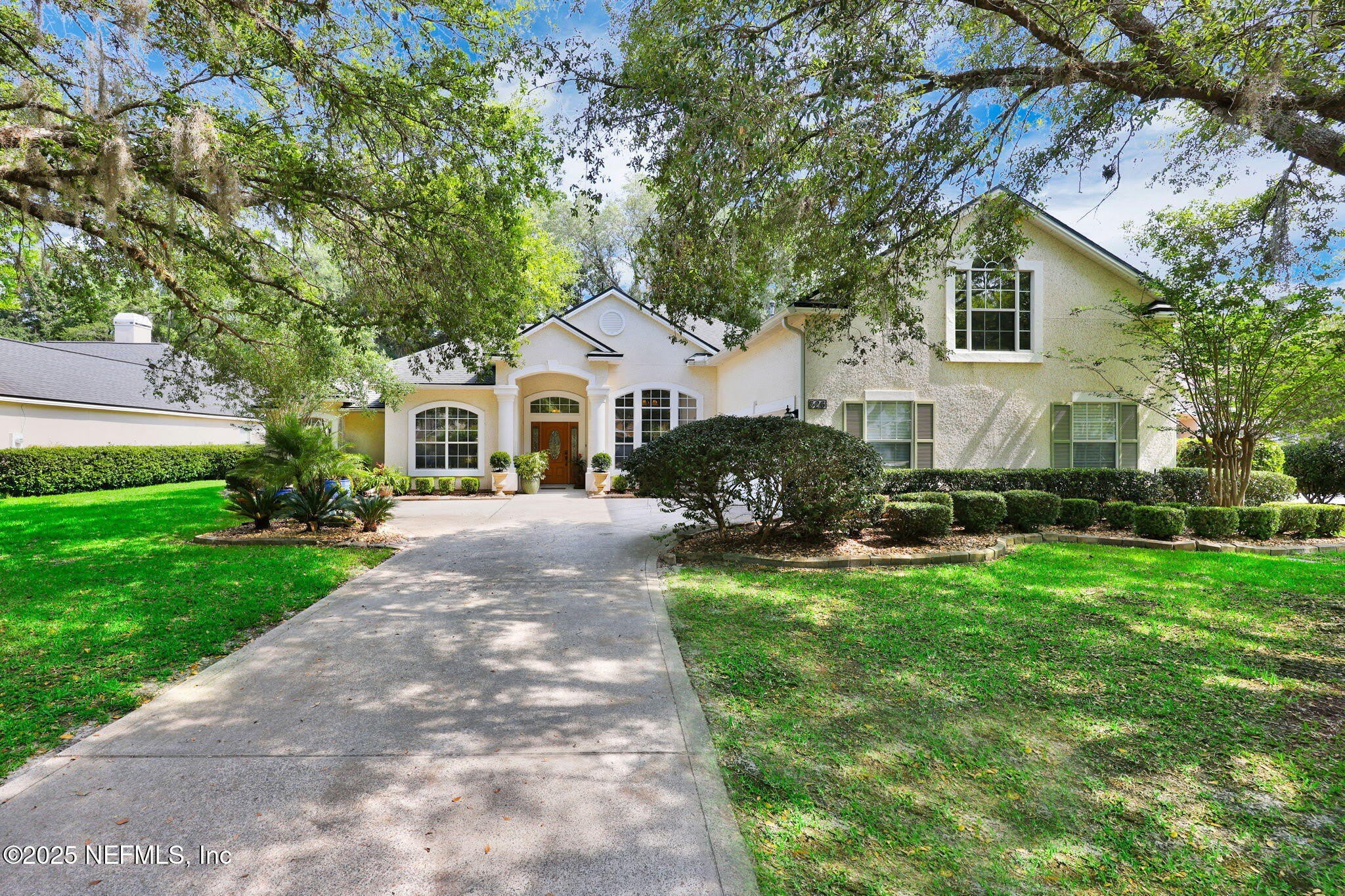 526 OAKMONT Drive – photo 1