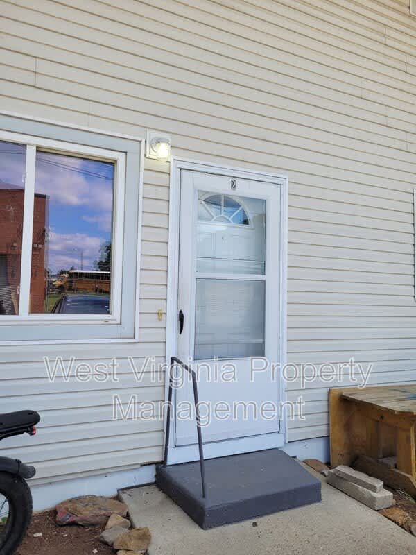130 Elm Street – photo 1 of 18