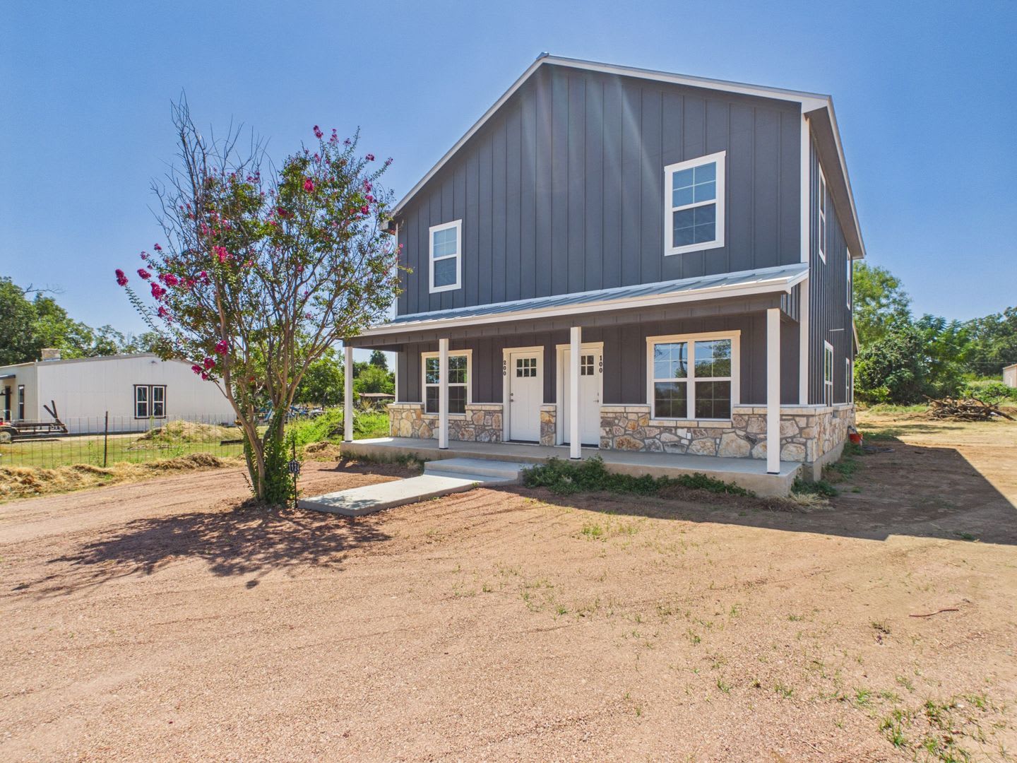 Move-In Ready 2BR Home with Washer/Dryer, Private Patio &amp; Outdoor Storage – photo 1 of 18