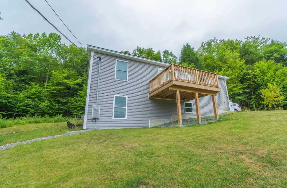 52 Clearview Drive – photo 1 of 21