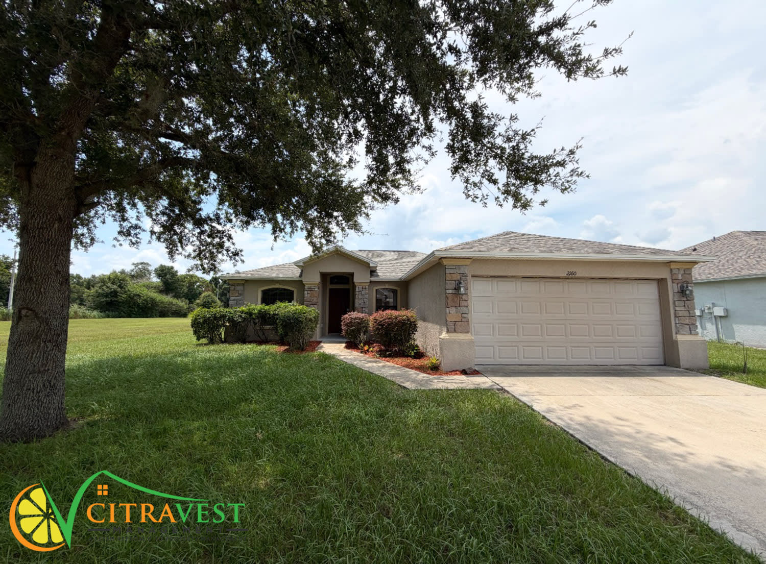 2160 Oakhurst Dr – photo 1