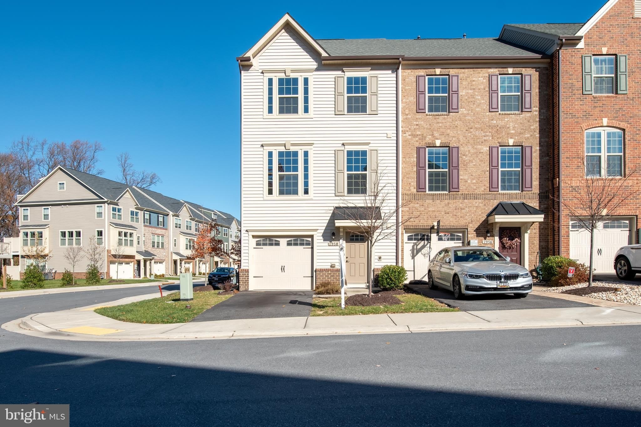 2958 Cornfield Avenue – photo 1 of 22