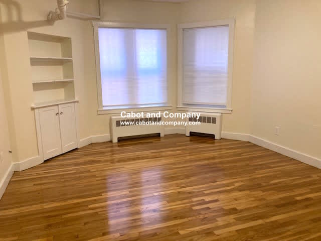 295 Newbury St – photo 1