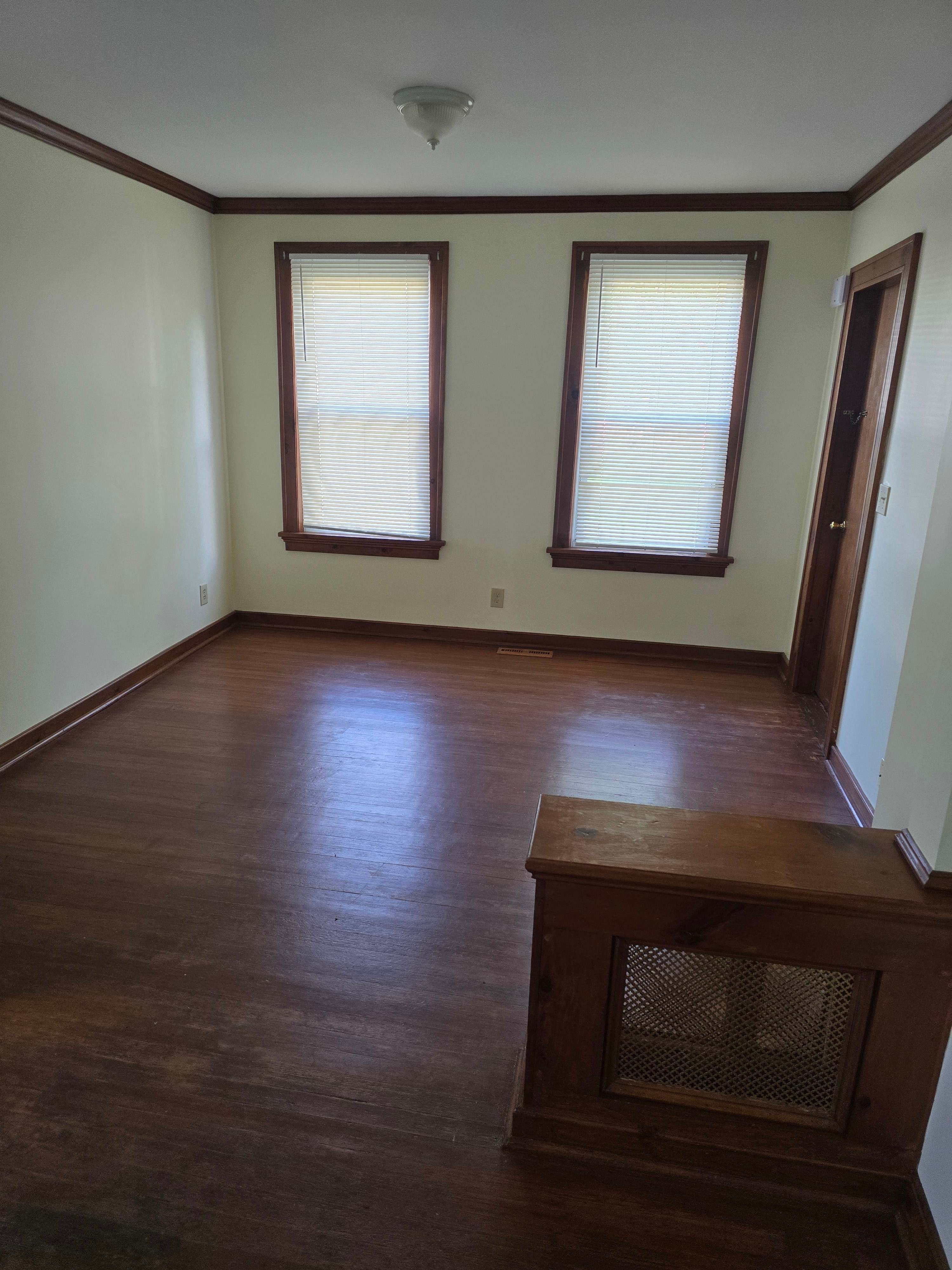 185 Ford Avenue – photo 1