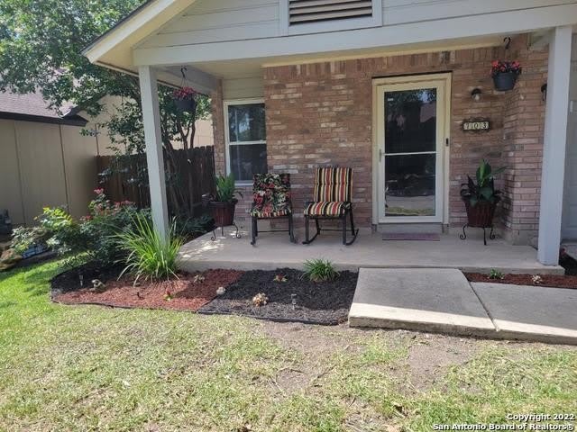 703 MEADOW GATE – photo 1 of 22