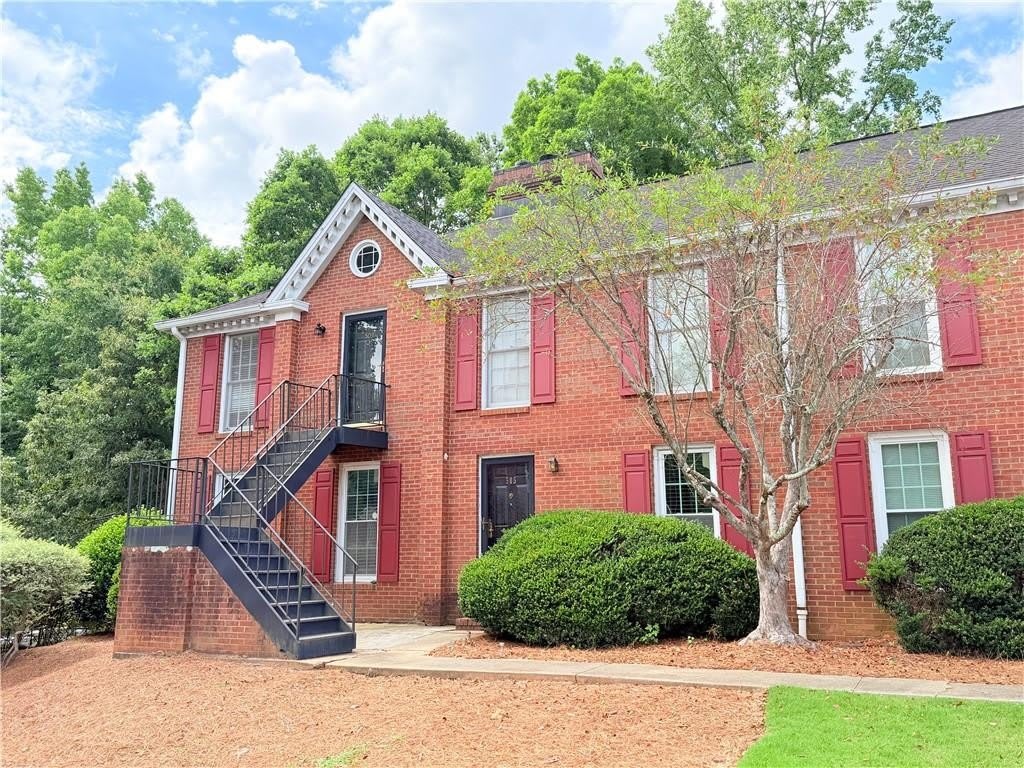 1166 Booth Road SW – photo 1 of 13