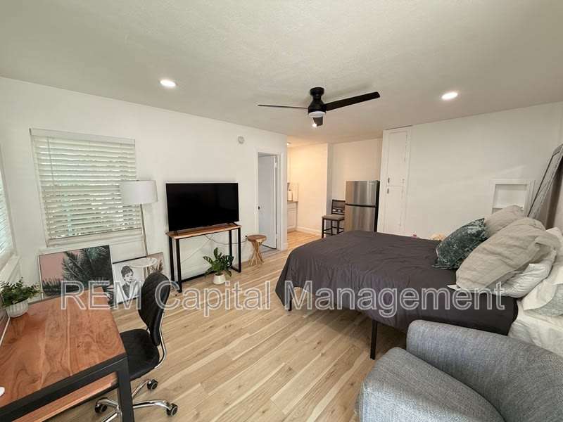 232 30Th Ave N – photo 1